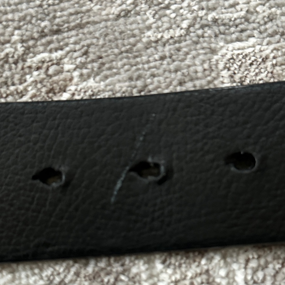 Guess Black Belt with Silver Lion Crest Buckle. Size 32 Inches. - Picture 5 of 11